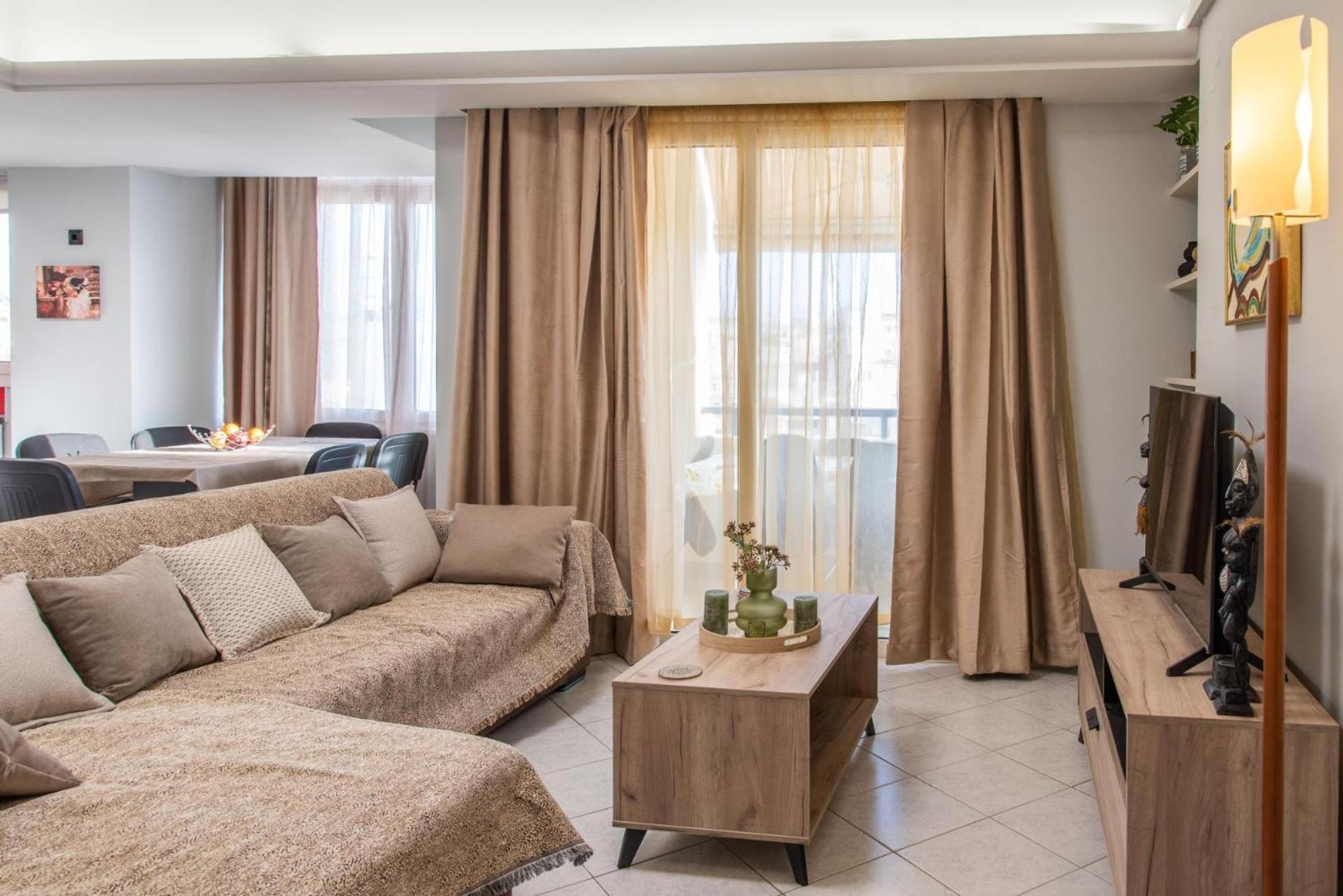Sky 7 View Apartment Heraklion  Екстер'єр фото